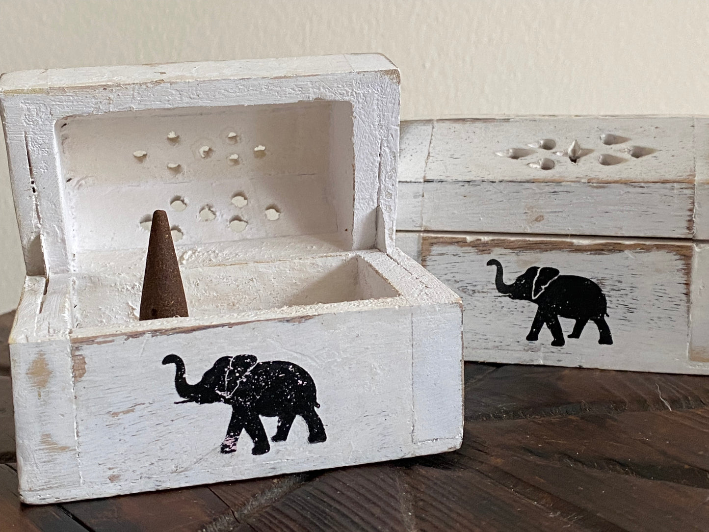 Incense Holder White Washed- Cone Smoke Box 8 cm