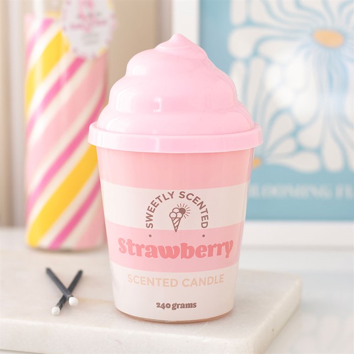 STRAWBERRY ICE CREAM SCENTED CANDLE
